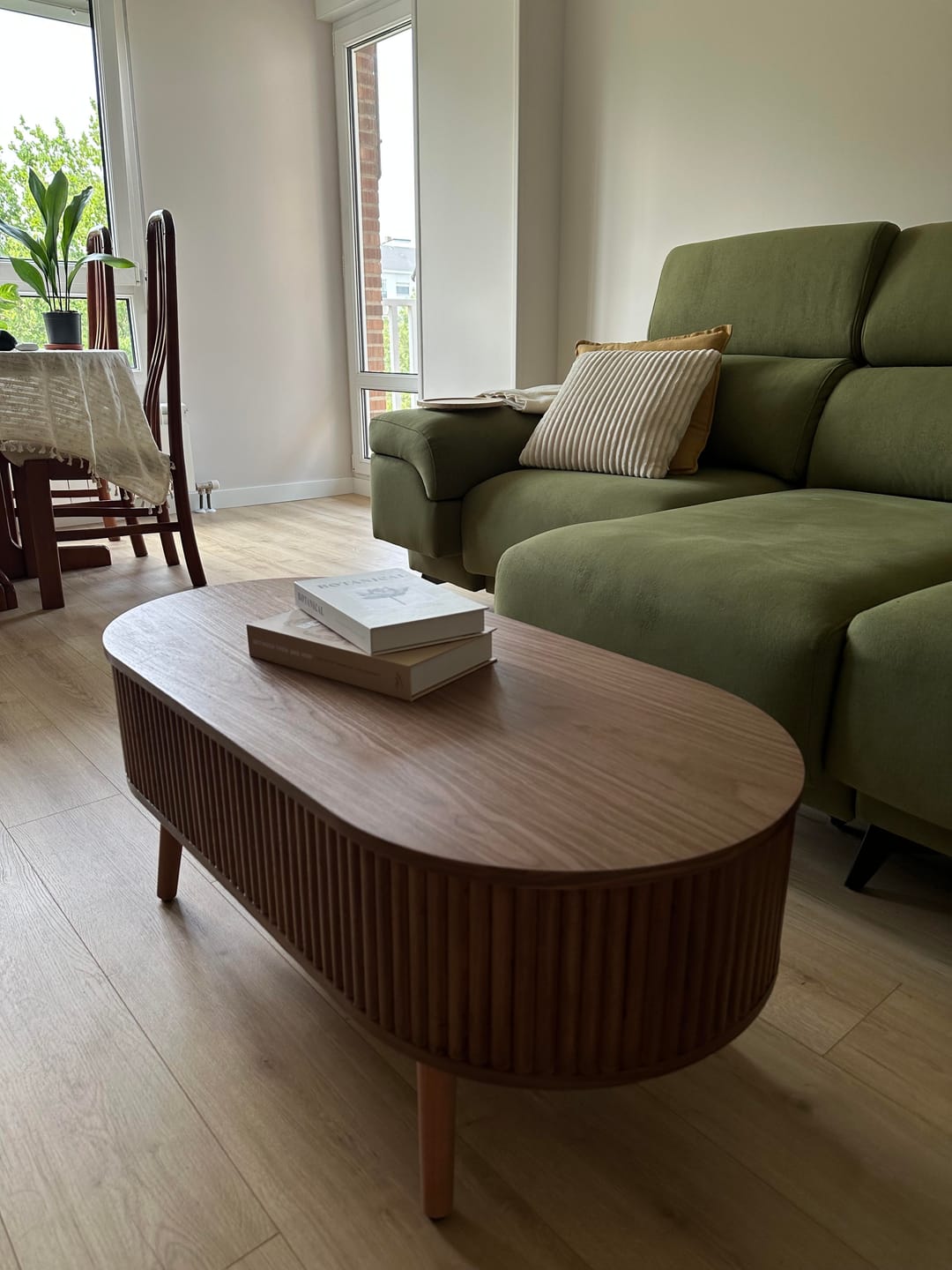 Customer photo review of LOTTA - Table basse en bois de noyer avec rangement