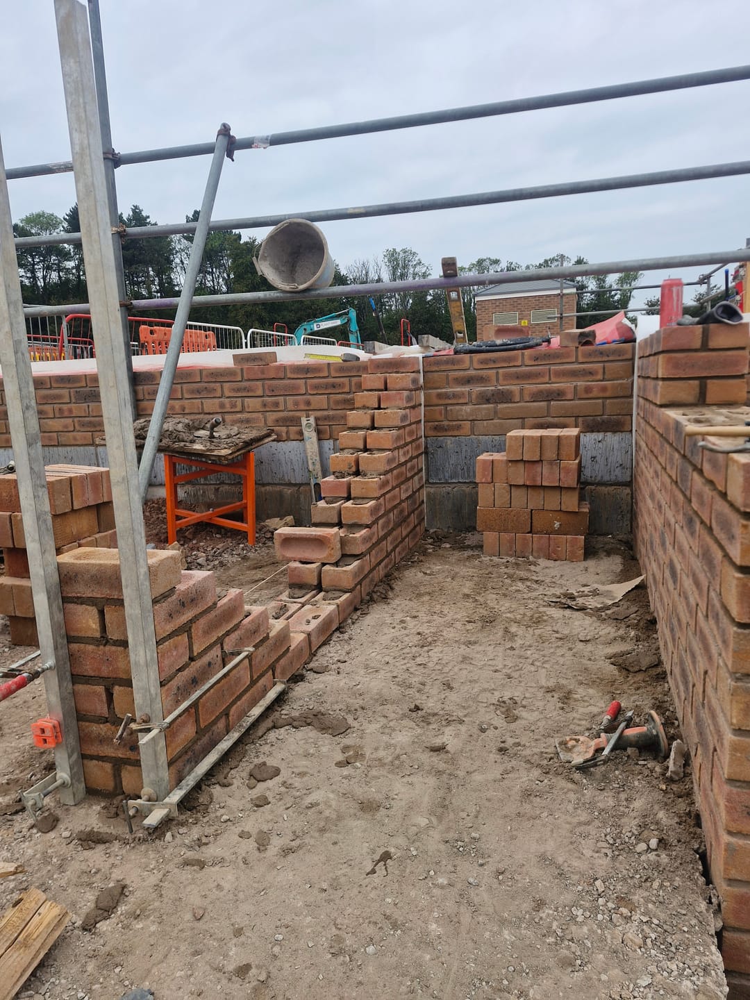 Customer photo review of Rhinobuild Mortar / Spot Board Stand - without feet