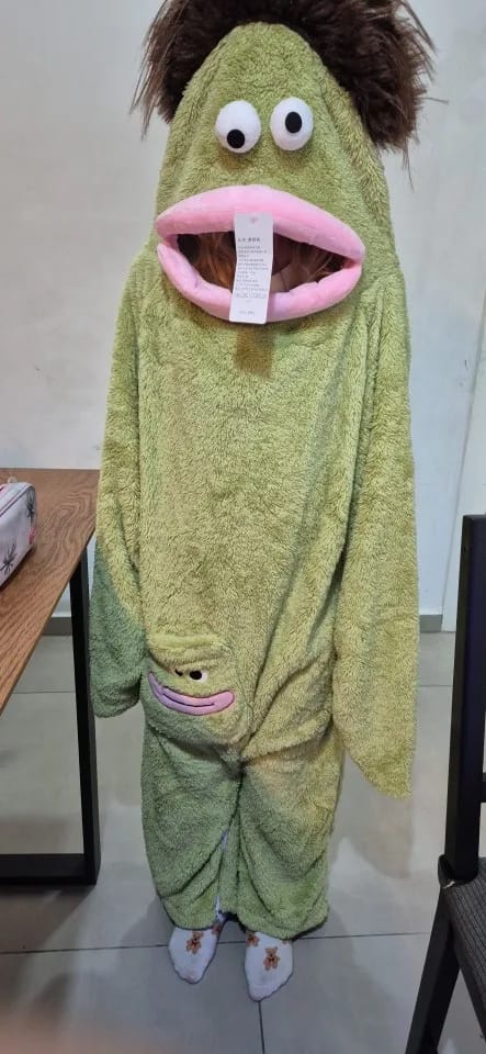 Customer photo review of MonsterNap™ – Pijama Monstruo Bocón de Una Pieza | Viral en TikTok | Adultos y Niños