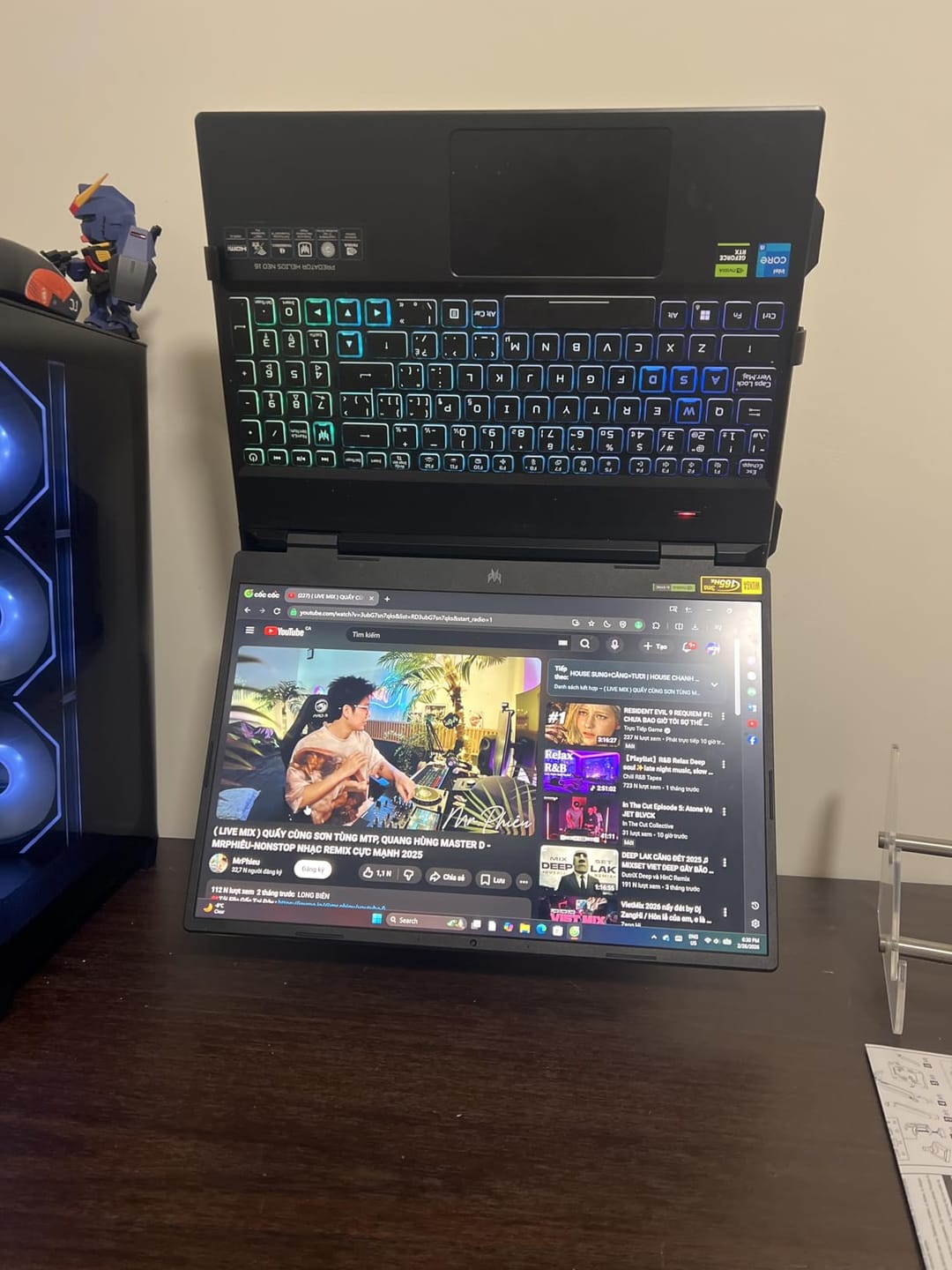 Customer photo review of 2-in-1 Laptop & Monitor Desk Mount