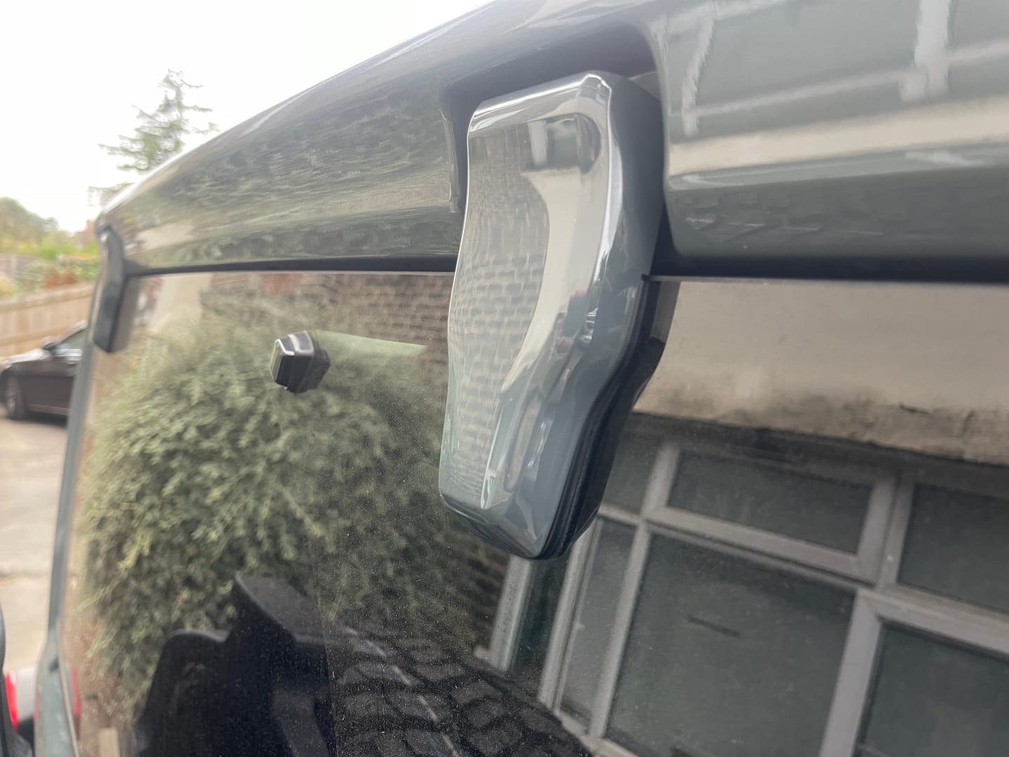 Customer photo review of Cover'd Up Rear Window Hinge Covers JL Hardtop (2)