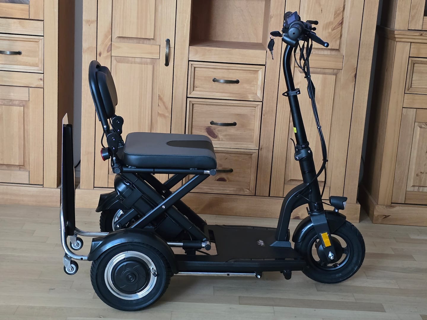 Customer photo review of VITALROLLER-Krankenfahrstuhl - Faltbares Elektromobil - 15 km/h