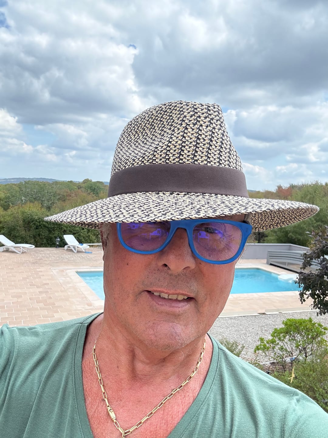 Customer photo review of Oscar