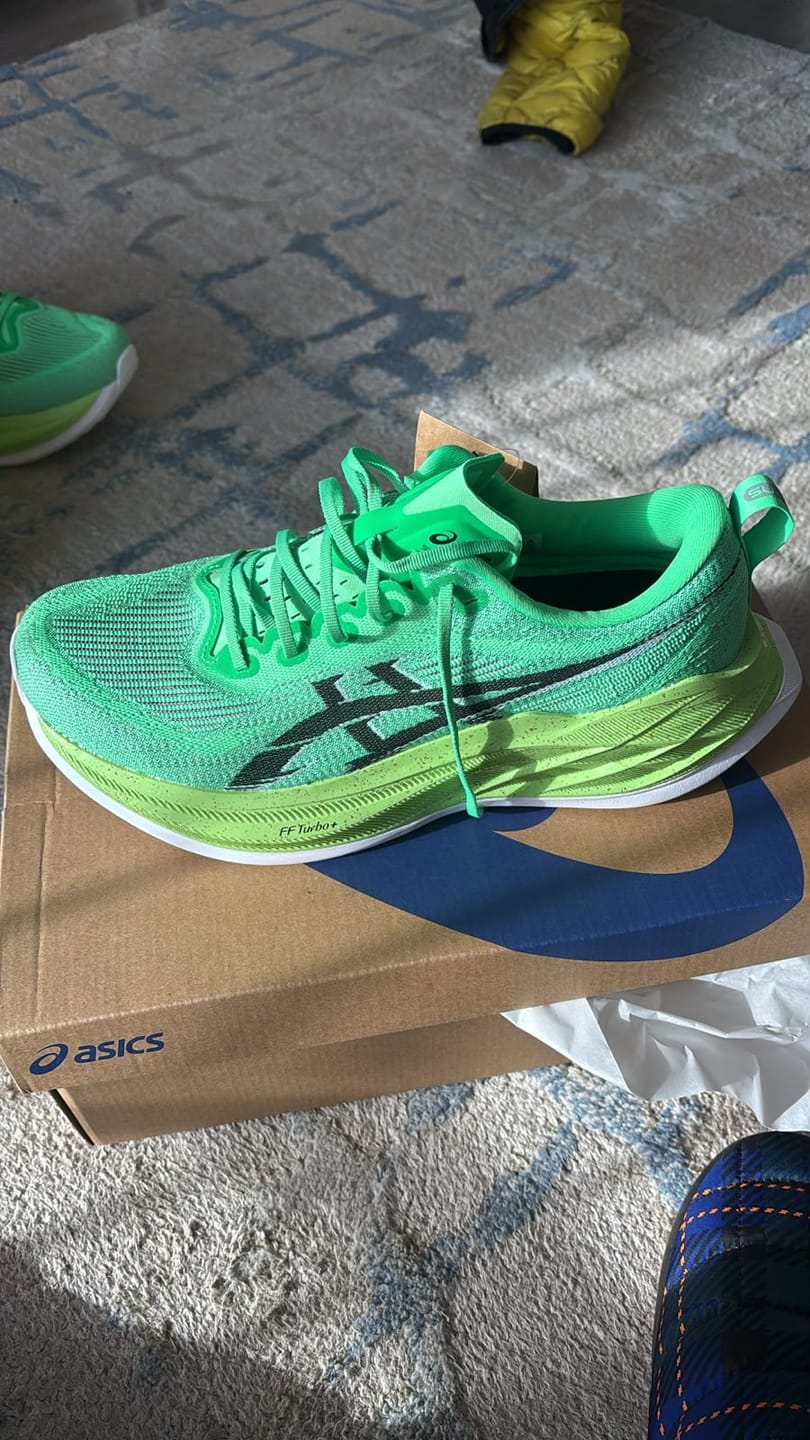 Customer photo review of Asics Superblast 2 Unisex Vital Green Black