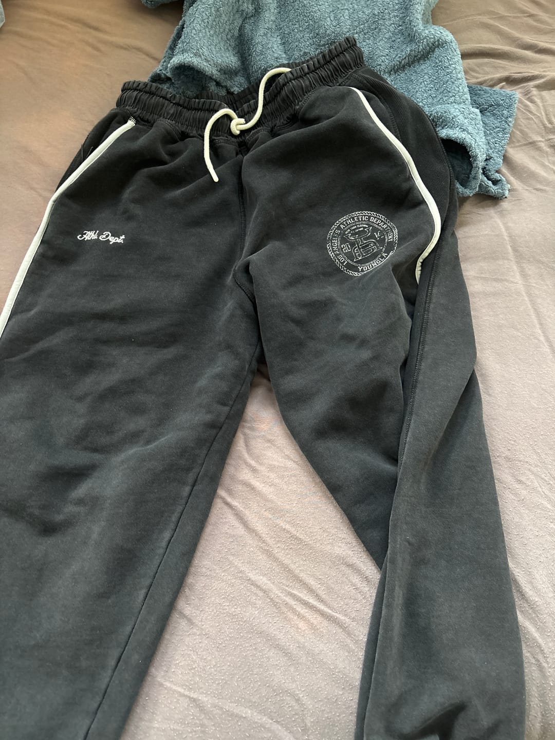 Customer photo review of 2176 - Golden Era Piping Joggers