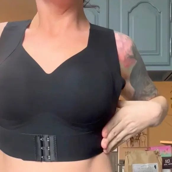 Customer photo review of Front Closure Cross-Back Wireless Posture Bra
