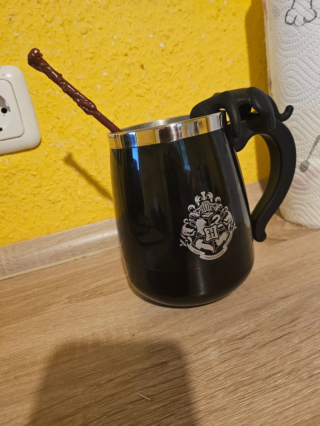Customer photo review of Harry Potter Selbstrührende Tasse – Zauberstab Rührer Hogwarts 350 ml