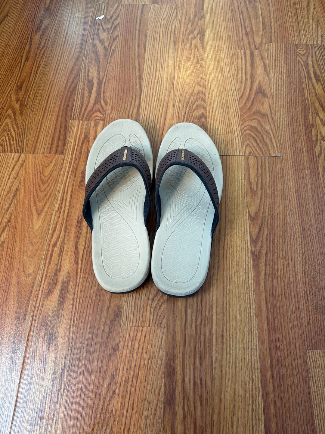 Customer photo review of Ramble Lite - Wide Toe Slippers