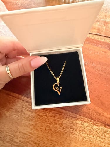 Customer photo review of Collier monogramme personnalisé – Initiales entrelacées