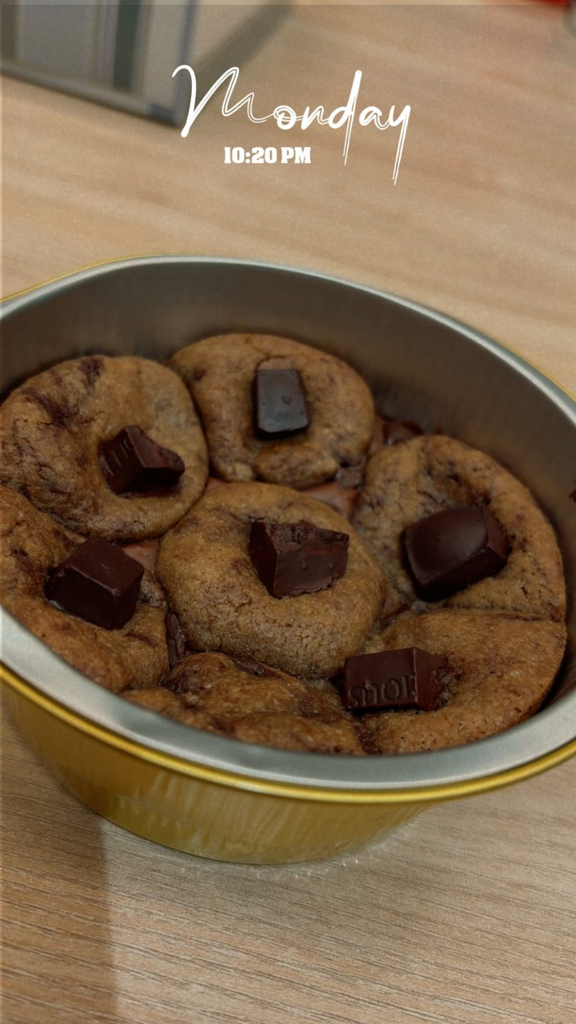 Customer photo review of Nutella Cookie Tin