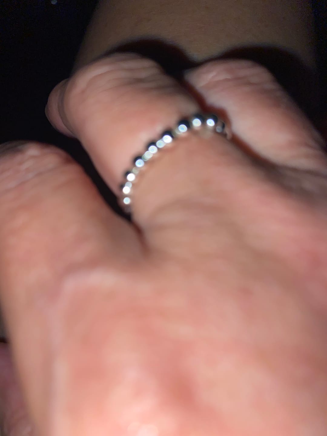 Customer photo review of Flex-Ring versilbert, passt elastisch bis Größe 56, nickelallergiefrei