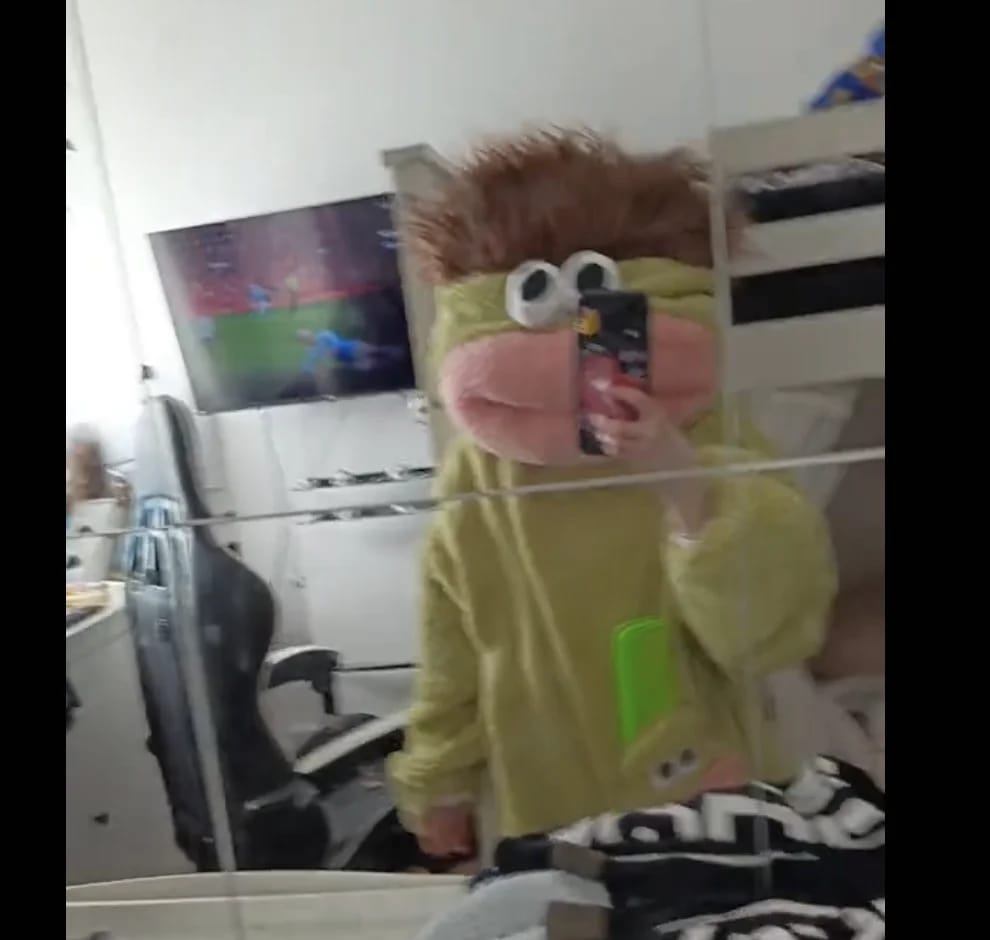Customer photo review of MonsterNap™ – Pijama Monstruo Bocón de Una Pieza | Viral en TikTok | Adultos y Niños