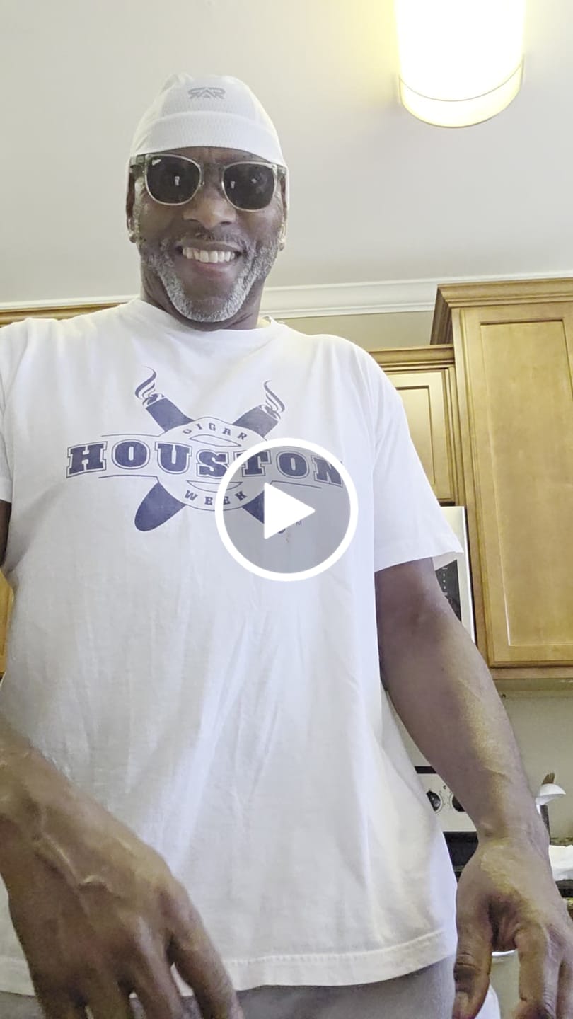 Customer video review of DrinkSmoked™ Original Infinite Spin Crystal