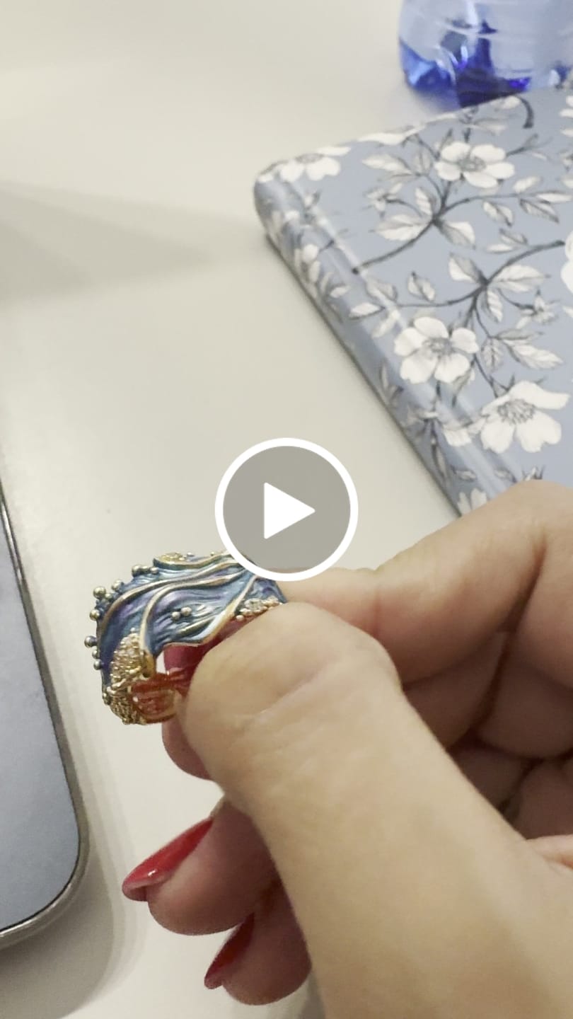 Customer video review of Miralys | Anello ondulato antico