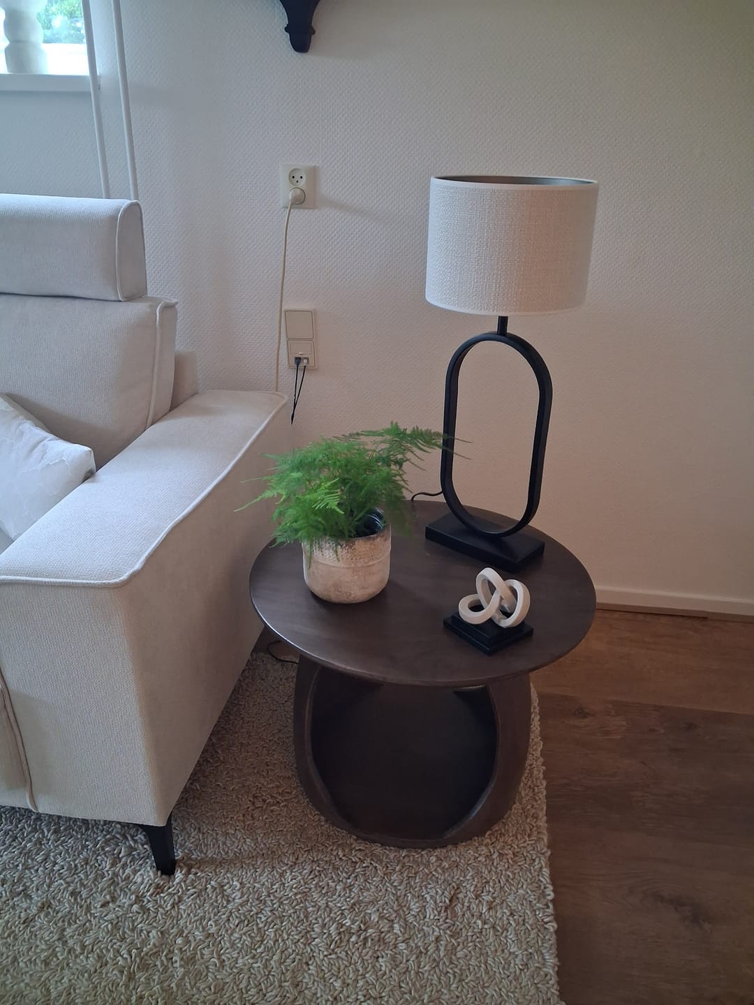 Customer photo review of Bijzettafel Ovela - Rond - Acaciahout