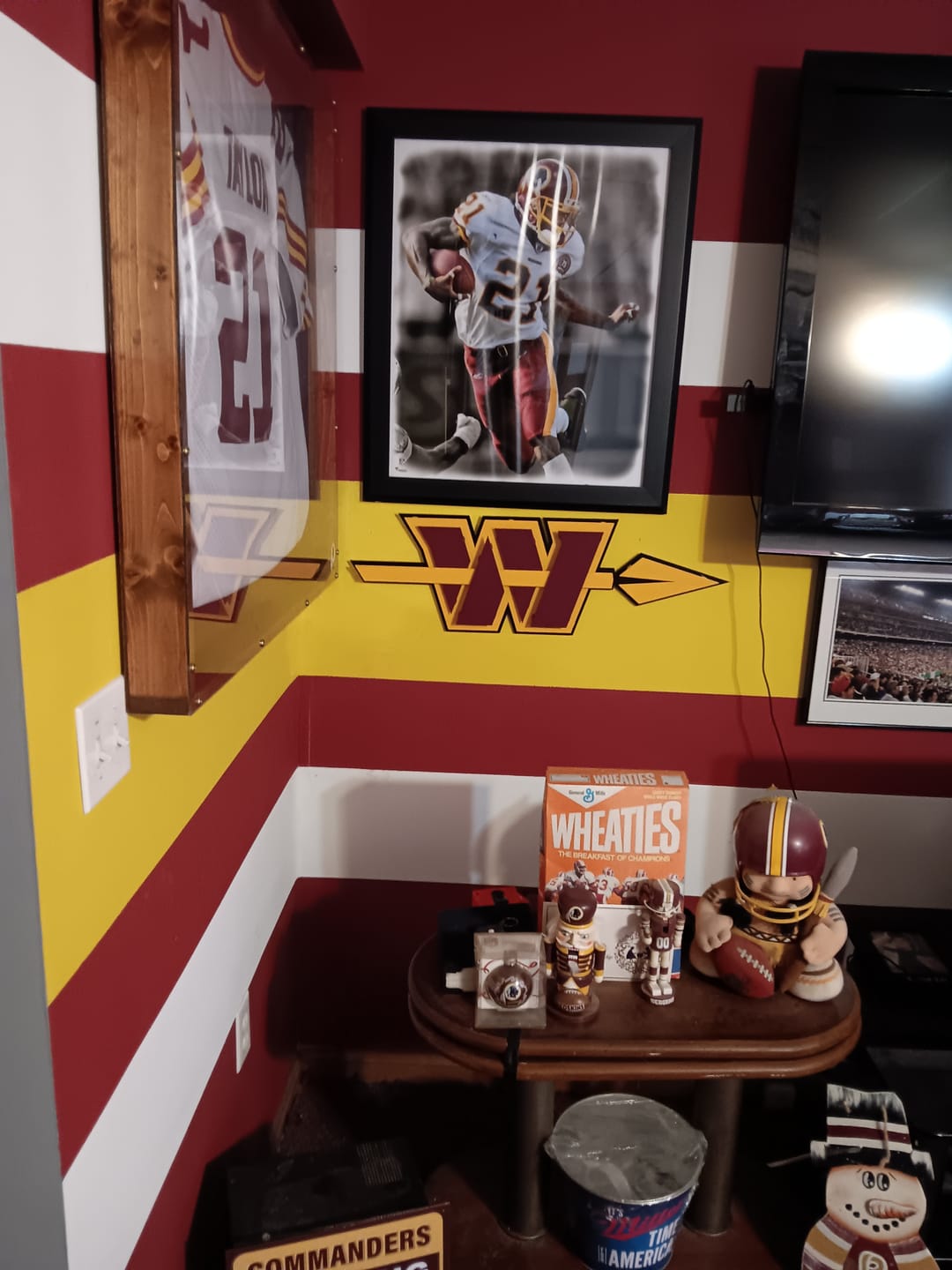 Customer photo review of Washington Commanders Spear 3D Vintage Metal Wall Art