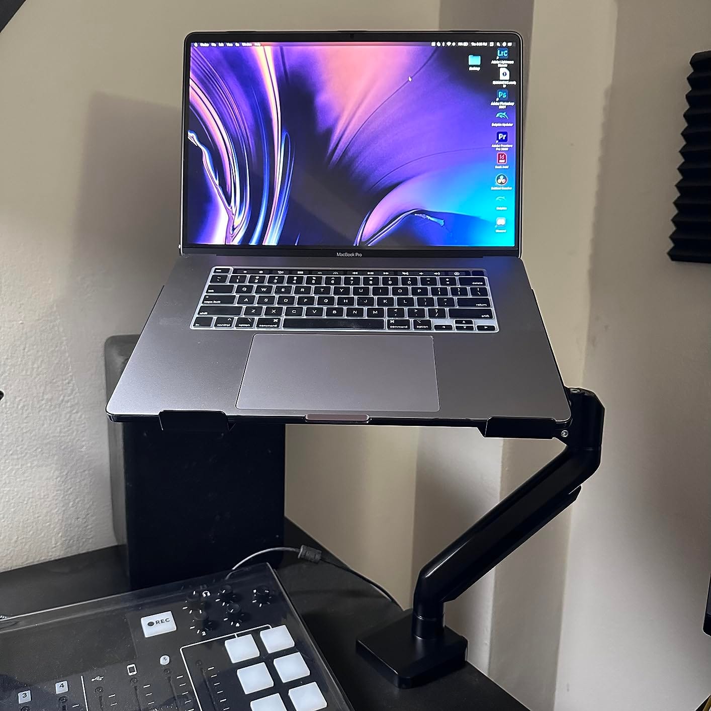 Customer photo review of 2-in-1 Laptop & Monitor Desk Mount