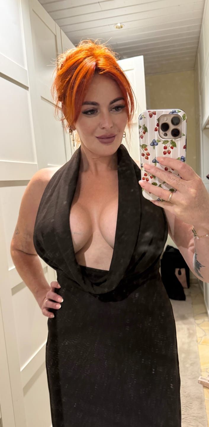 Customer photo review of Neck Lift Bra