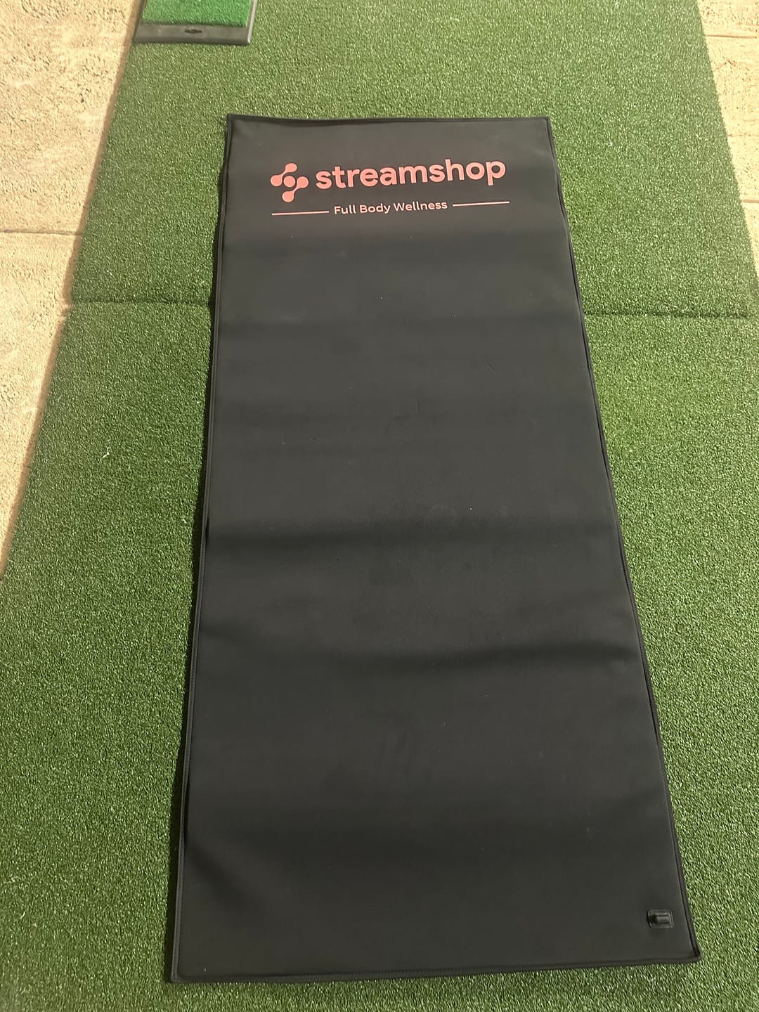 Customer photo review of Red Light Therapy Mat With 1064nm Laser