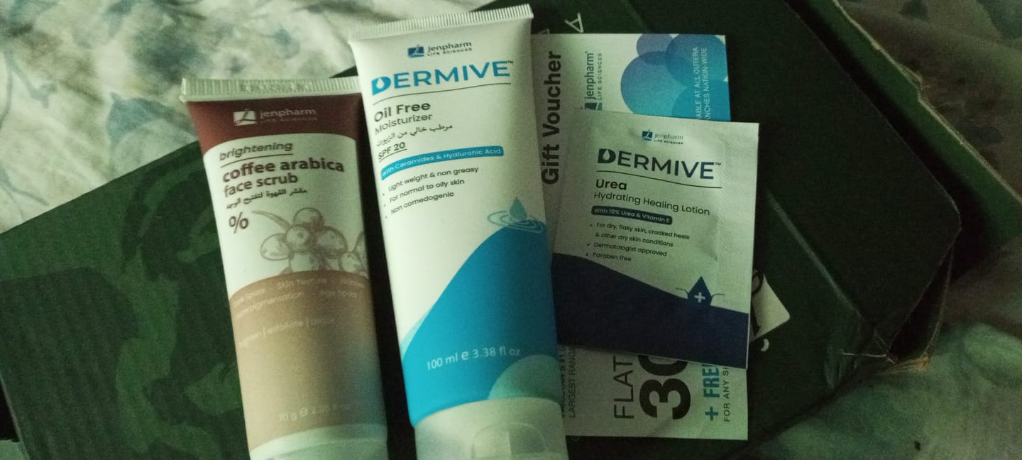 Customer photo review of Dermive Oil Free Moisturizer