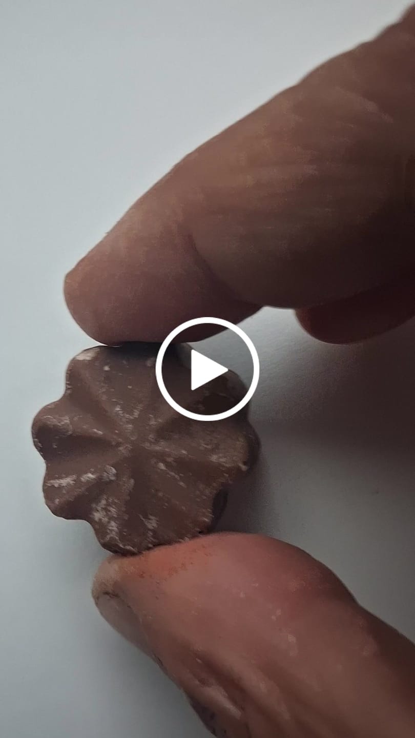 Customer video review of THC Happy Hasch Schoko Flower