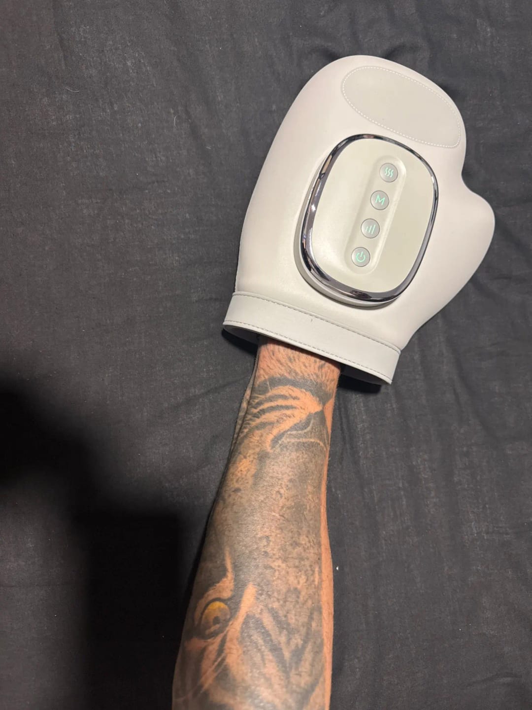 Customer photo review of Massagehandschuh – Kompression & Wärme für deine Hände