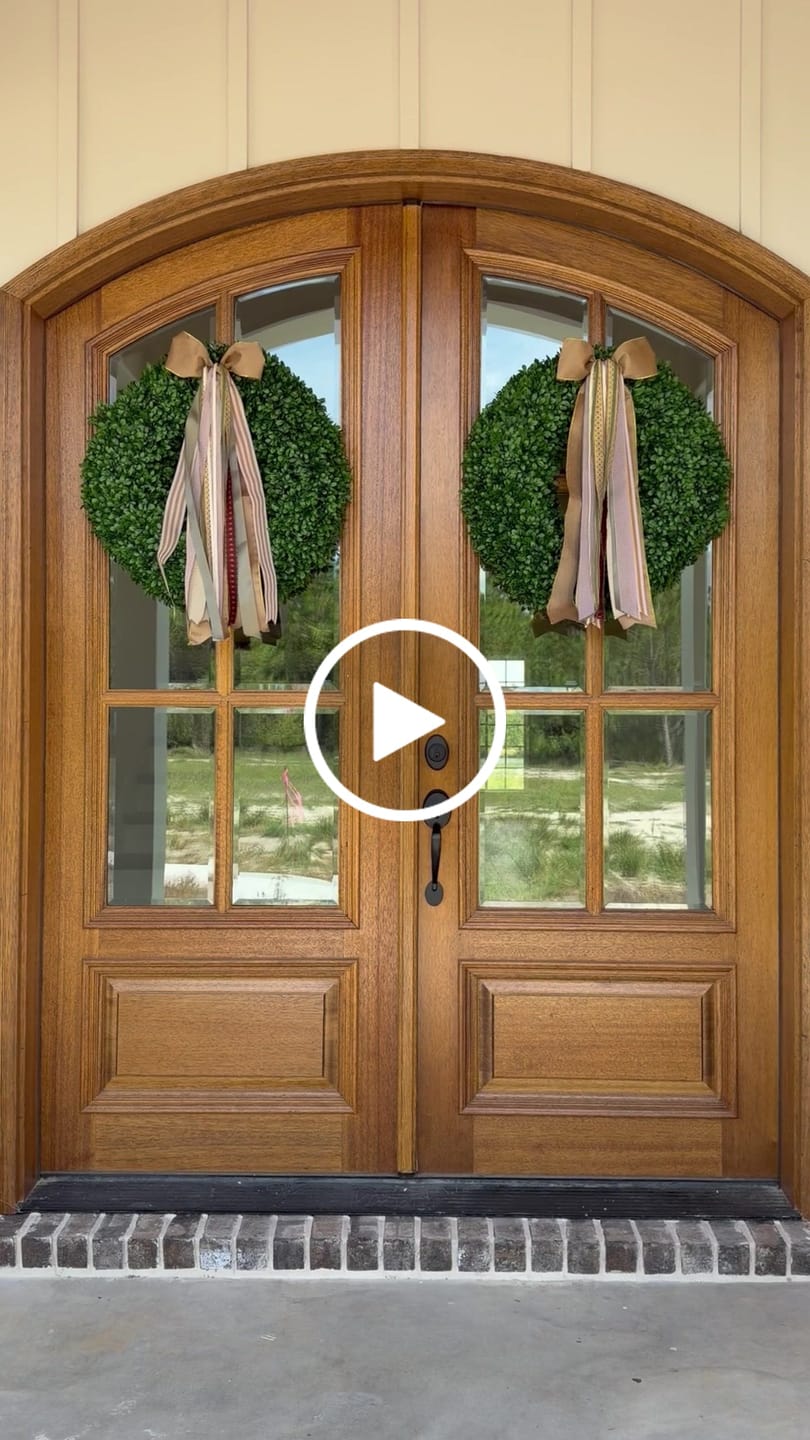 Customer video review of Crisp Autumn Wreath Ribbon