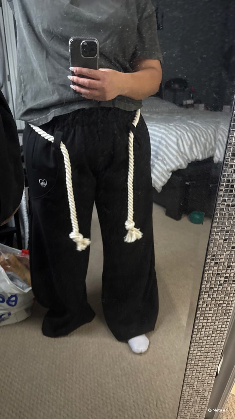Customer photo review of Aelfric Eden Super Baggy Barrel Sweatpants