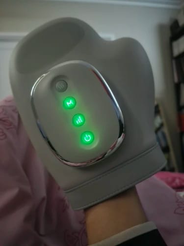 Customer photo review of Massagehandschuh – Kompression & Wärme für deine Hände