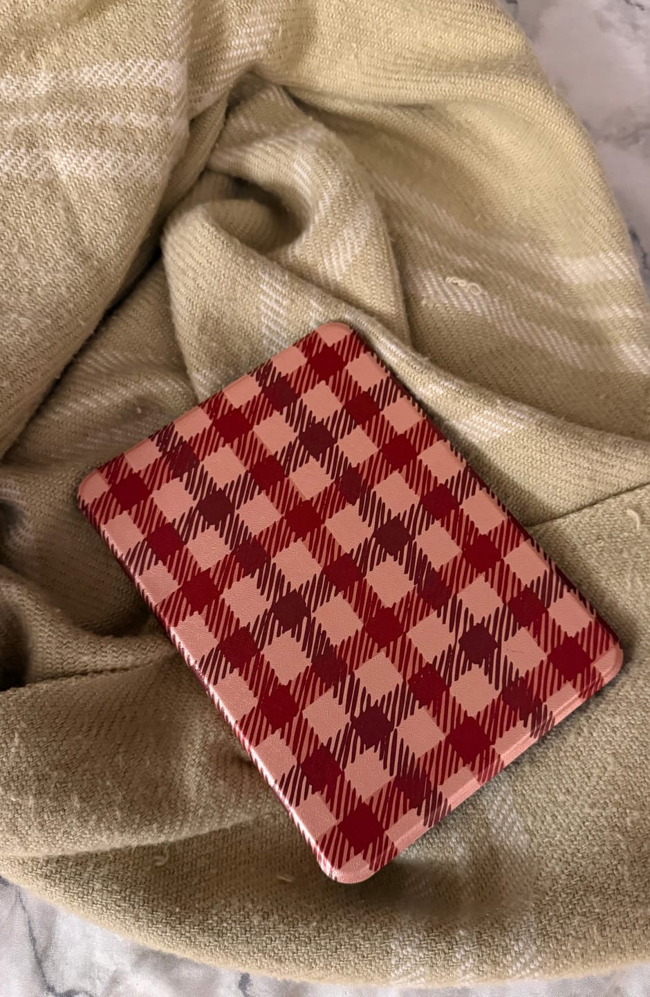 Customer photo review of Chestnut Knit - Kindle Case