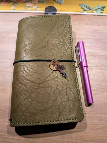 Customer photo review of Apple Pig Leather"Matcha" Traveler's Notebook