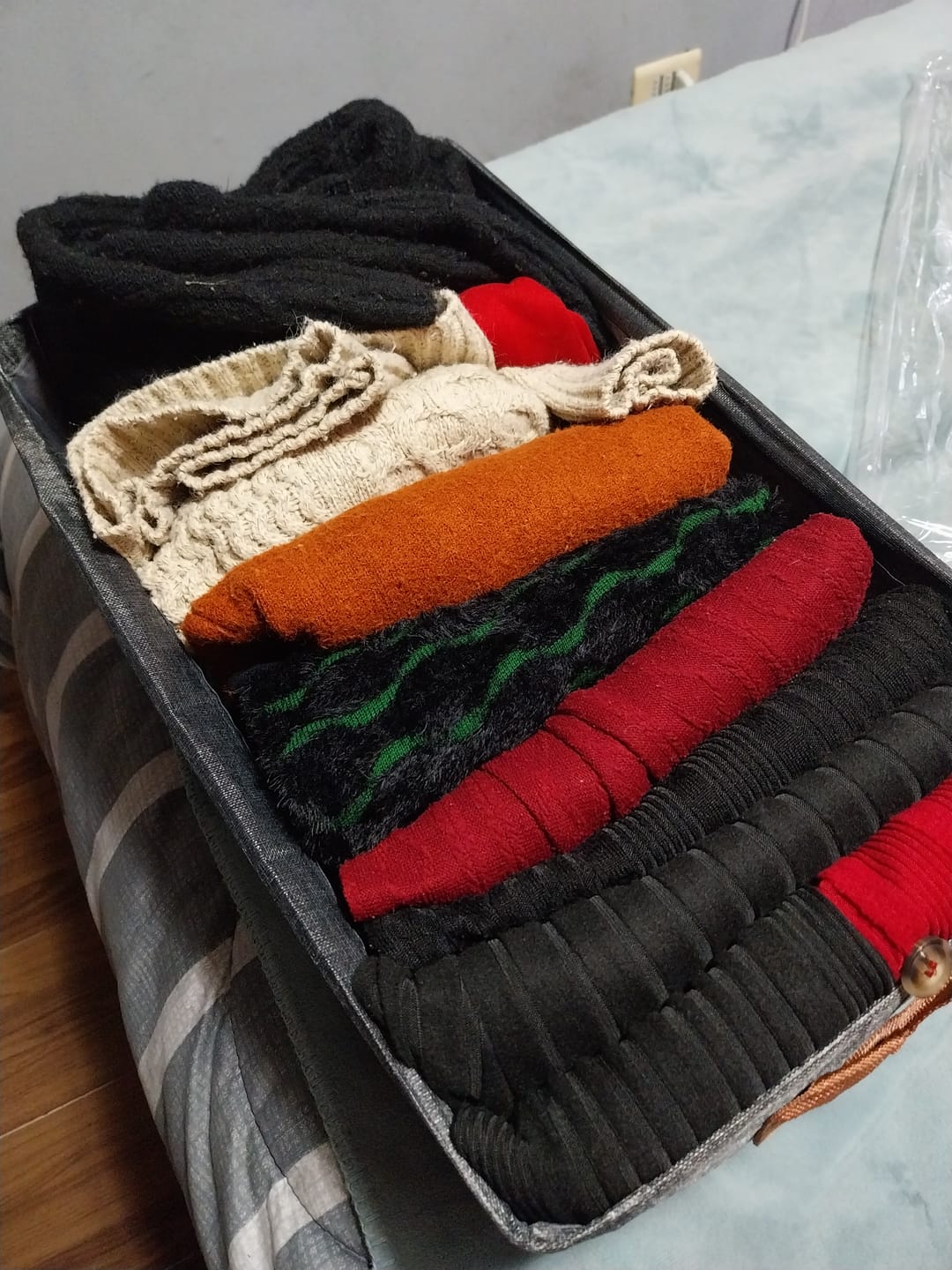 Customer photo review of Organizador de Ropa Plegable | Pack 4 Unidades