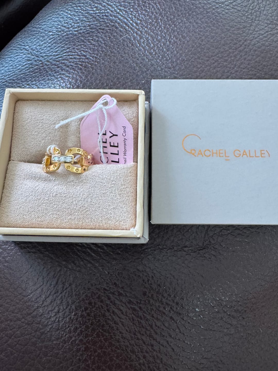 Customer photo review of Moissanite Link Ring