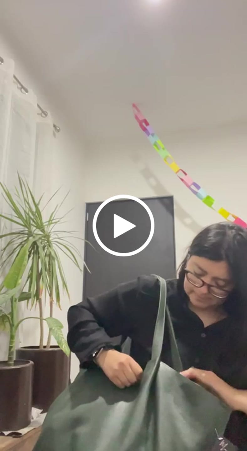 Customer video review of Bolso Oversized Tote Bag mod Bulgaria *Verde*