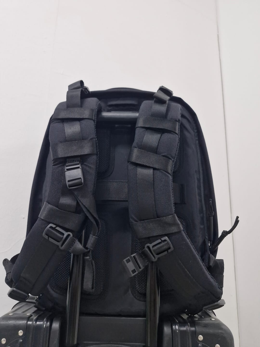 Customer photo review of NoahFlex™ Pack 27L 1000D Cordura® Outdoor Bundle BK