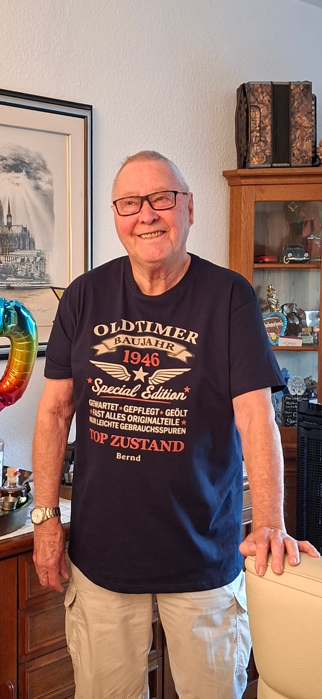Customer photo review of Oldtimer - Personalisiertes T-Shirt zum Geburtstag mit Vintage Design
