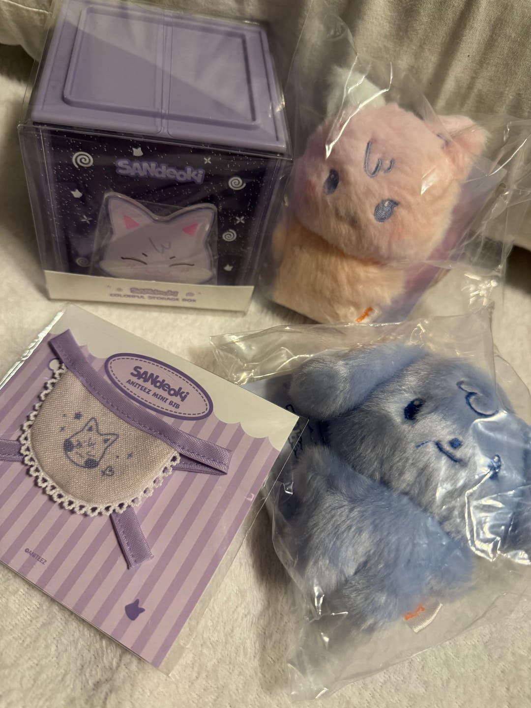 Customer photo review of ATEEZ - ANITEEZ IN COLOR POP UP OFFICIAL MD COLOR MIX TINY ANITEEZ DOLL