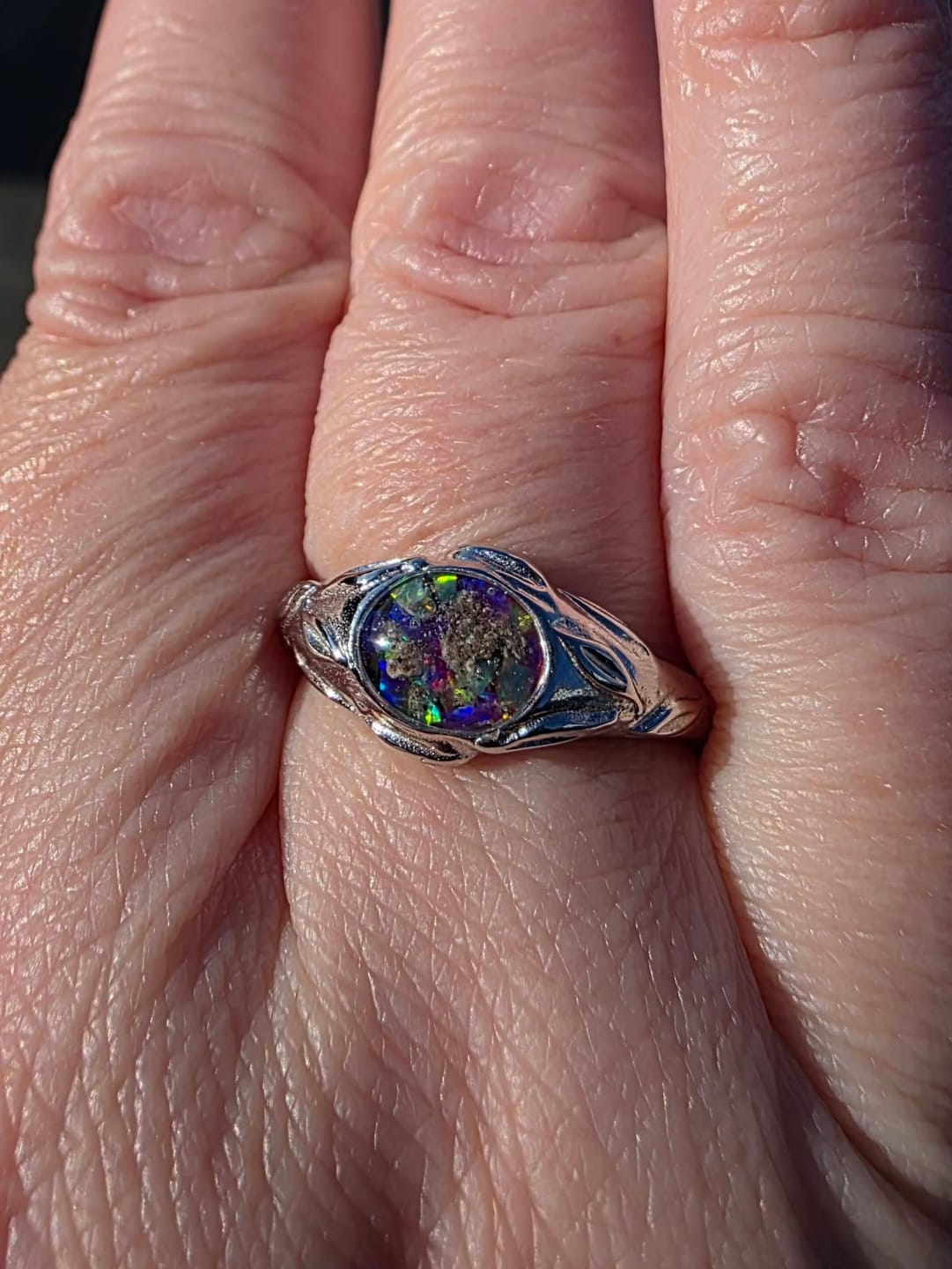 Customer photo review of Leaf Cremation Ring with Cremation Ashes