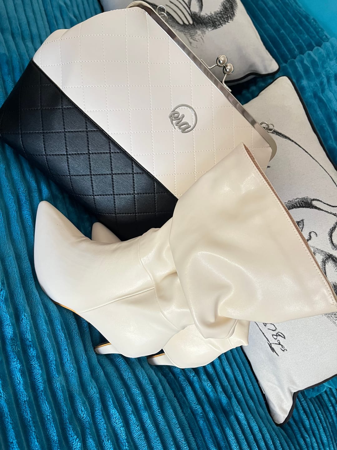 Customer photo review of Limited Edition Kiss & Tell Oversized Bag