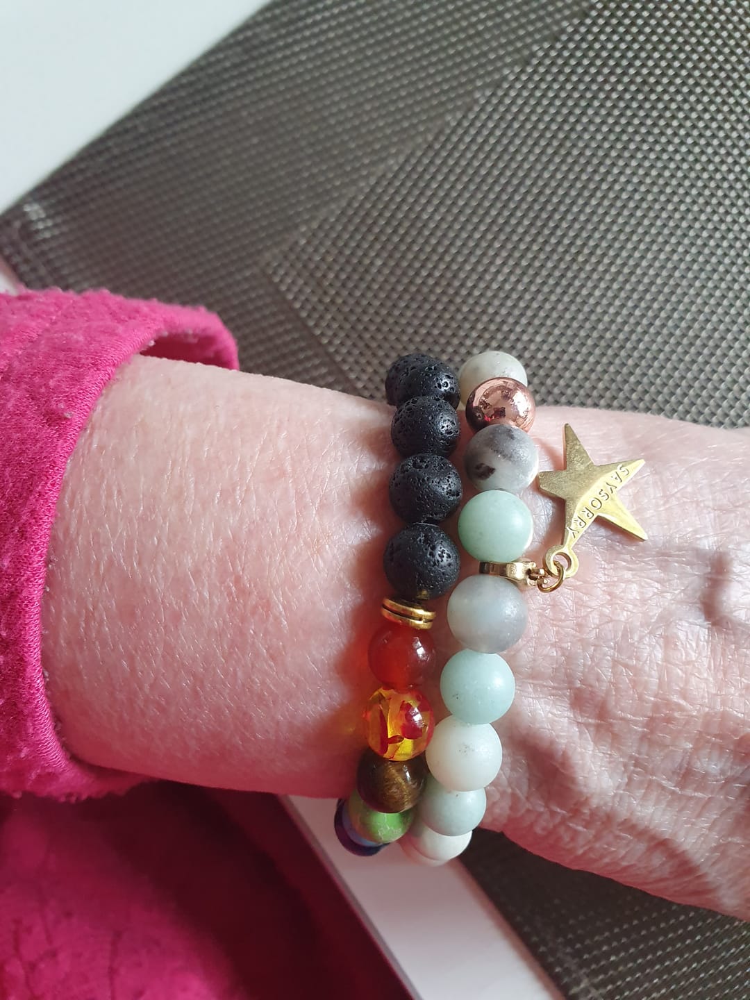 Customer photo review of »Die 7 Energie Chakren« Blockadenlöser-Armband aus verschiedenen Natursteinen inkl. abgebrochenem Stern