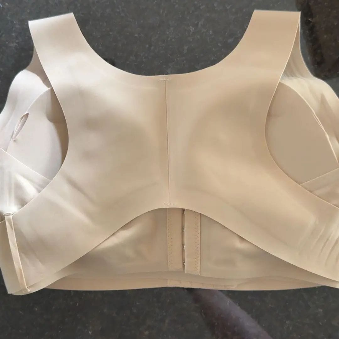 Customer photo review of Front Closure Cross-Back Wireless Posture Bra