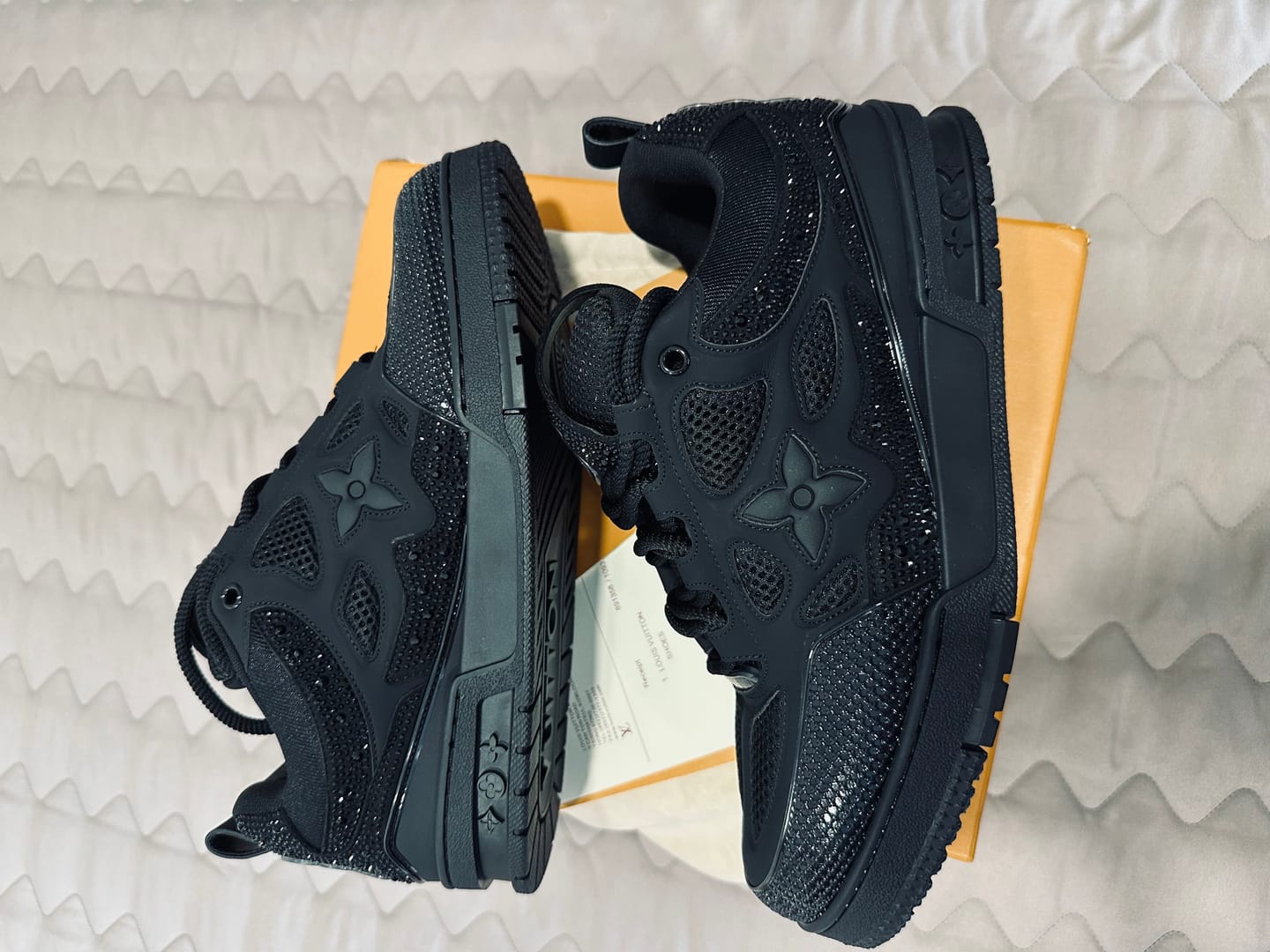 Customer photo review of Sneakers LV Skate Black Crystal