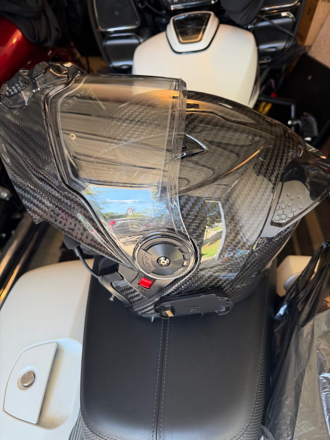 Customer photo review of D.O.T. & ECE Daytona C6 PRO- Grey Carbon Fiber
