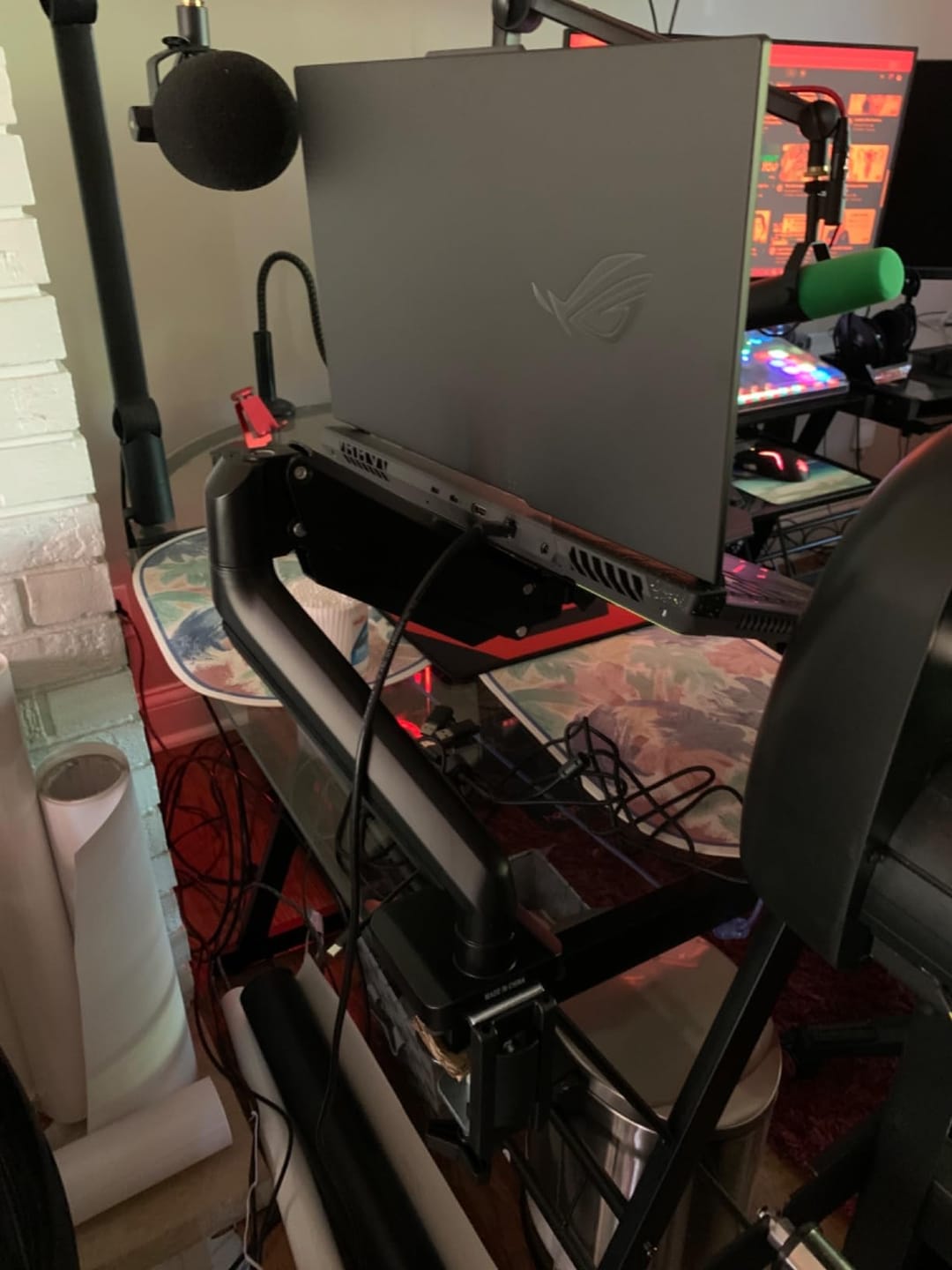 Customer photo review of 2-in-1 Laptop & Monitor Desk Mount