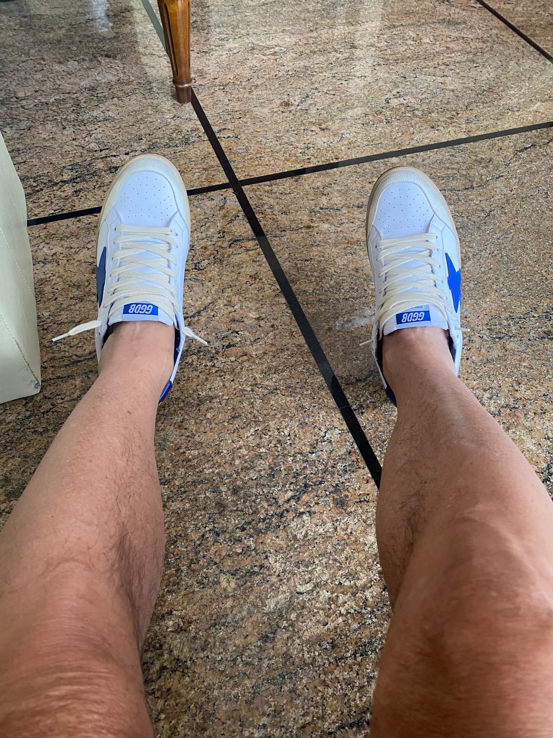 Customer photo review of Golden Goose Ball Star in nappa bianca con stella e talloncino bluette