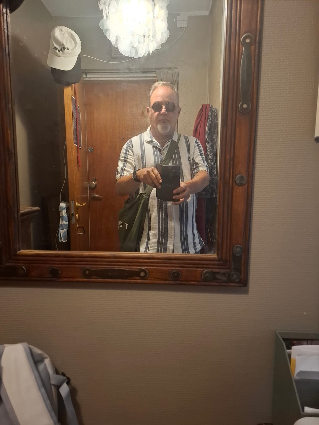 Customer photo review of Khaki Green TØTE Bag