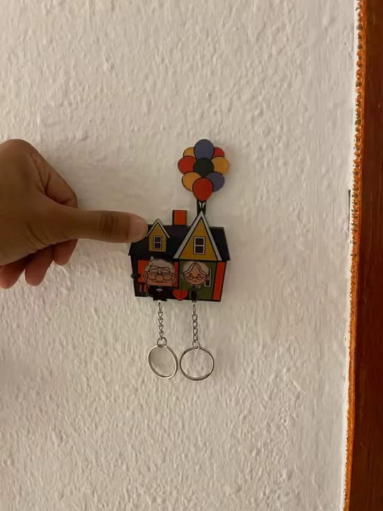 Customer photo review of Chaveiros combinando estilo desenho animado