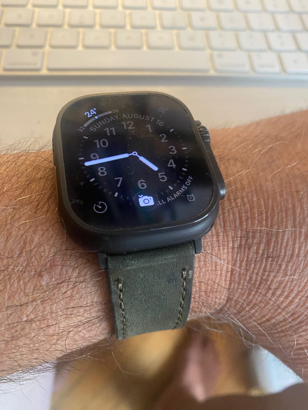 Customer photo review of Apple Watch Deri Kordon Yeşil - İsnos