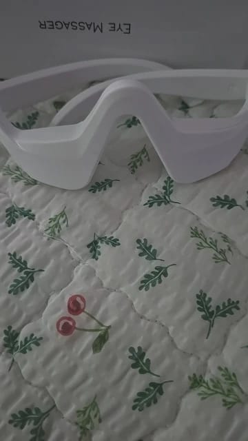 Customer photo review of Puffy Eye Massager Glasses