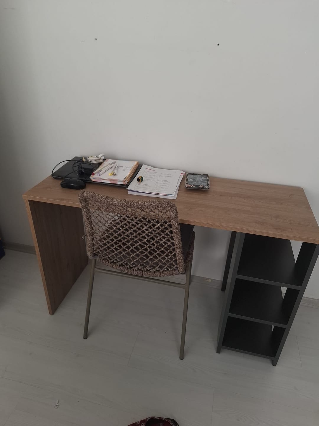 Customer photo review of Rani HA108 Raflı Çalışma Ofis Bilgisayar Masası Antrasit - Sepet Ceviz